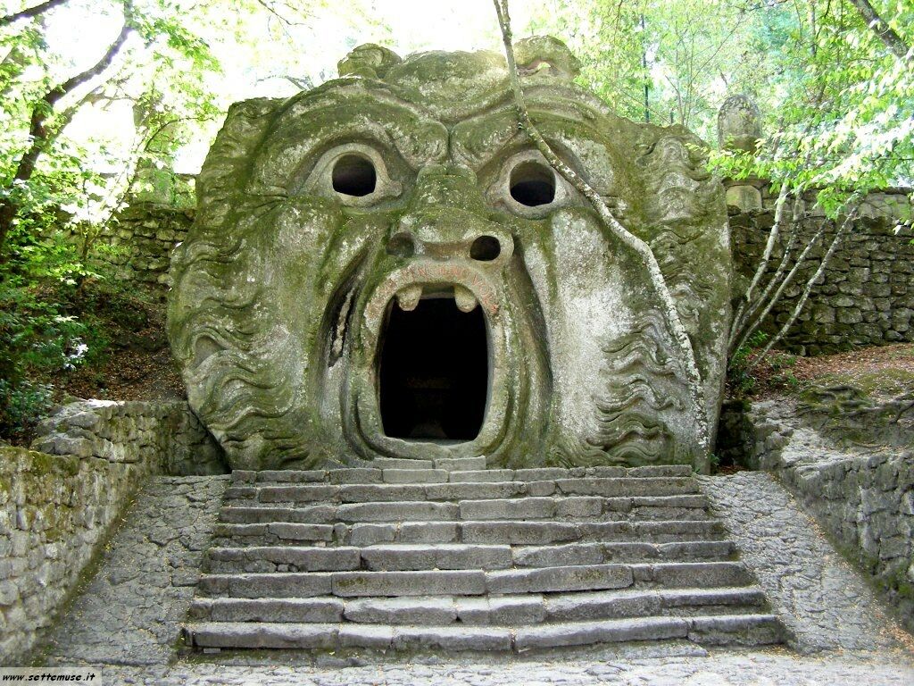 
            	LUOGHI MISTERIOSI: Il parco dei mostri di Bomarzo, Lazio