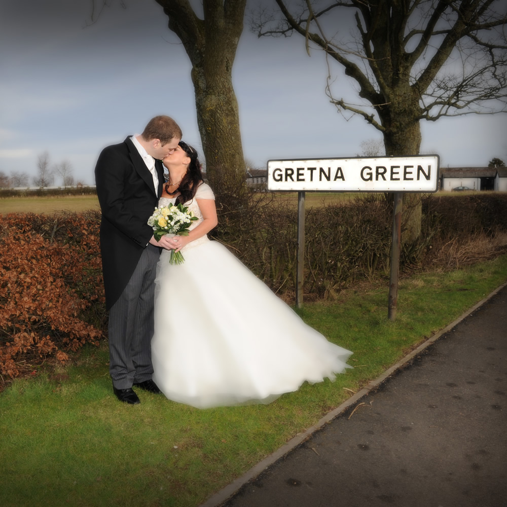 
            	9 cose che potresti non sapere sul matrimonio - di Taylor Jenkins Reid